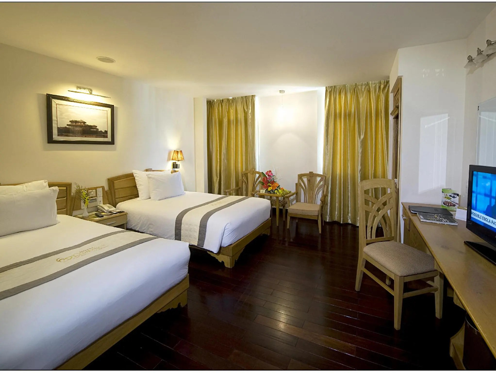 Romance Hotel