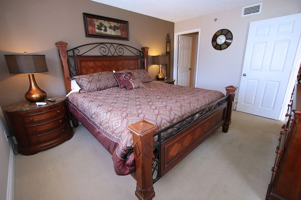 Beach Palms 402