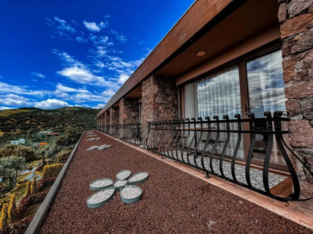 Assos Longevity Hotel
