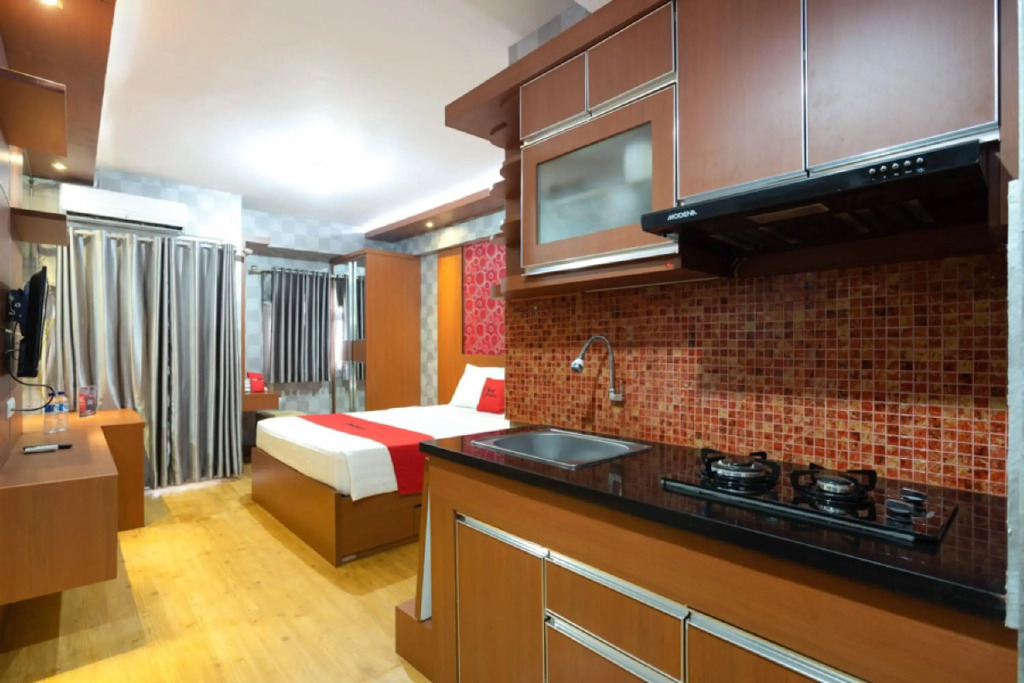 RedDoorz Apartment at Bogor Valley