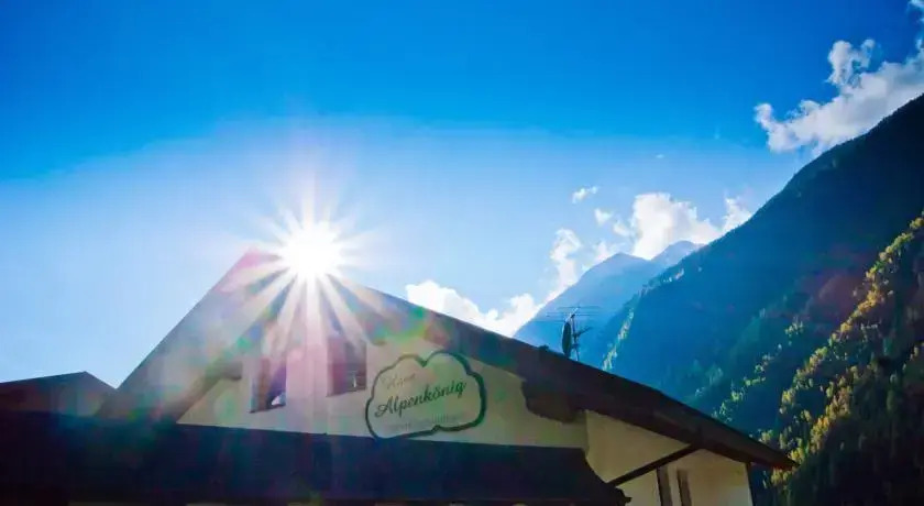 Haus Alpenkönig Exclusive Apartments near Stubai Glacier