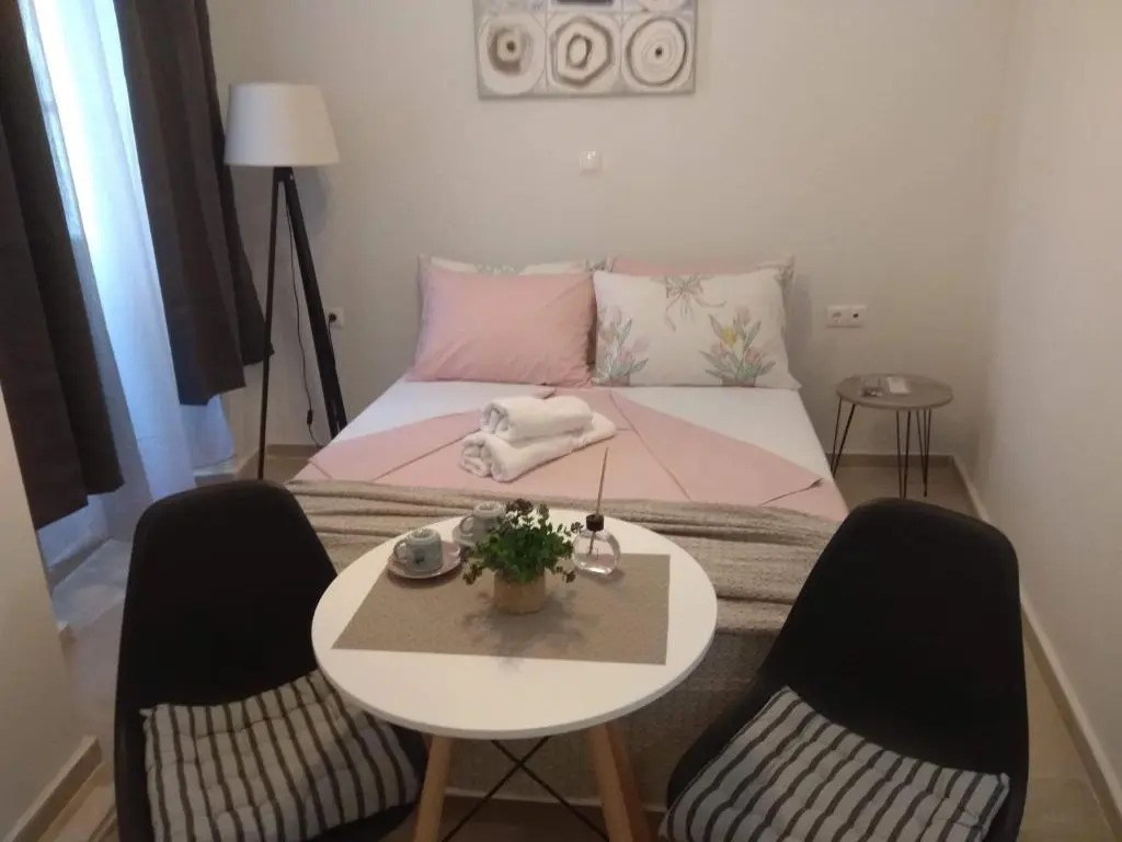 DORAS APARTMENTS STUDIO 1