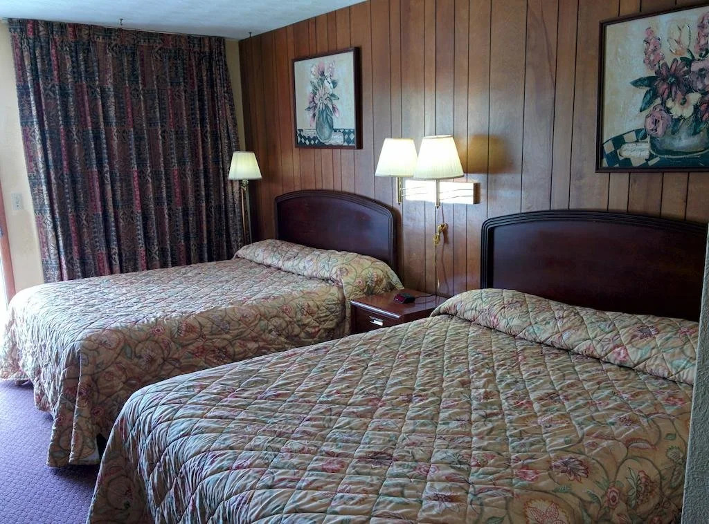 Stones Motel