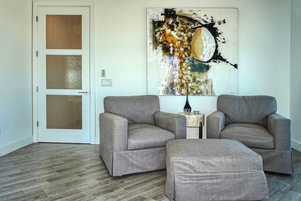 Pass-A-Grille Luxury Waterfront 612 by TechTravel