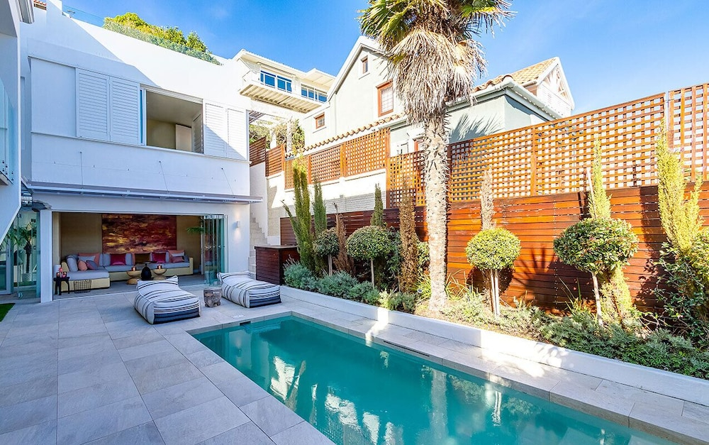 YOLO Spaces - Clifton Private Beach Villa