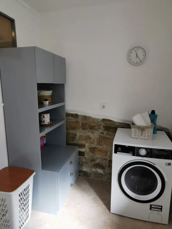 Authentic apt in Stone House, at the top Location