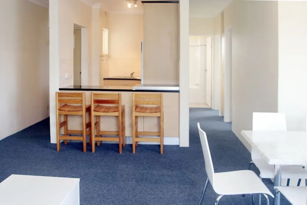 Bay Village Unit 2 47 Shoal Bay Road