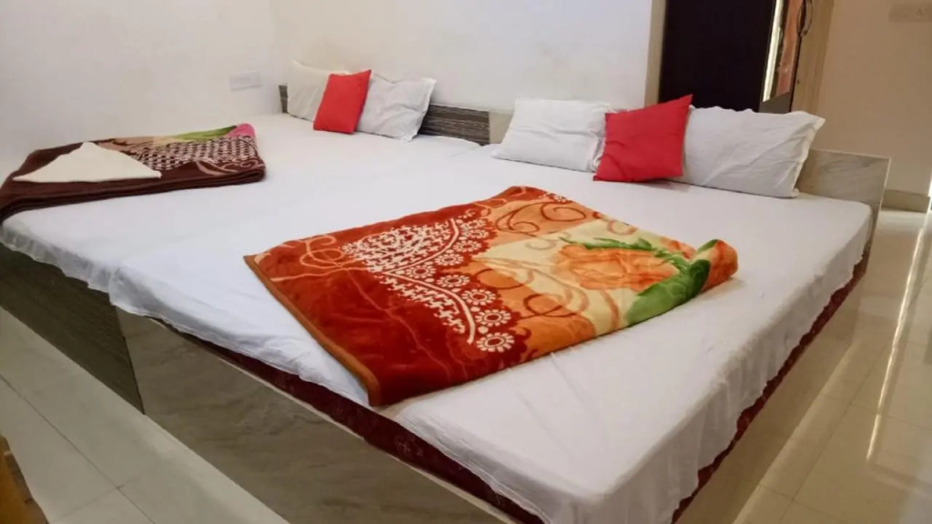 STAYMAKER Gharana Resort