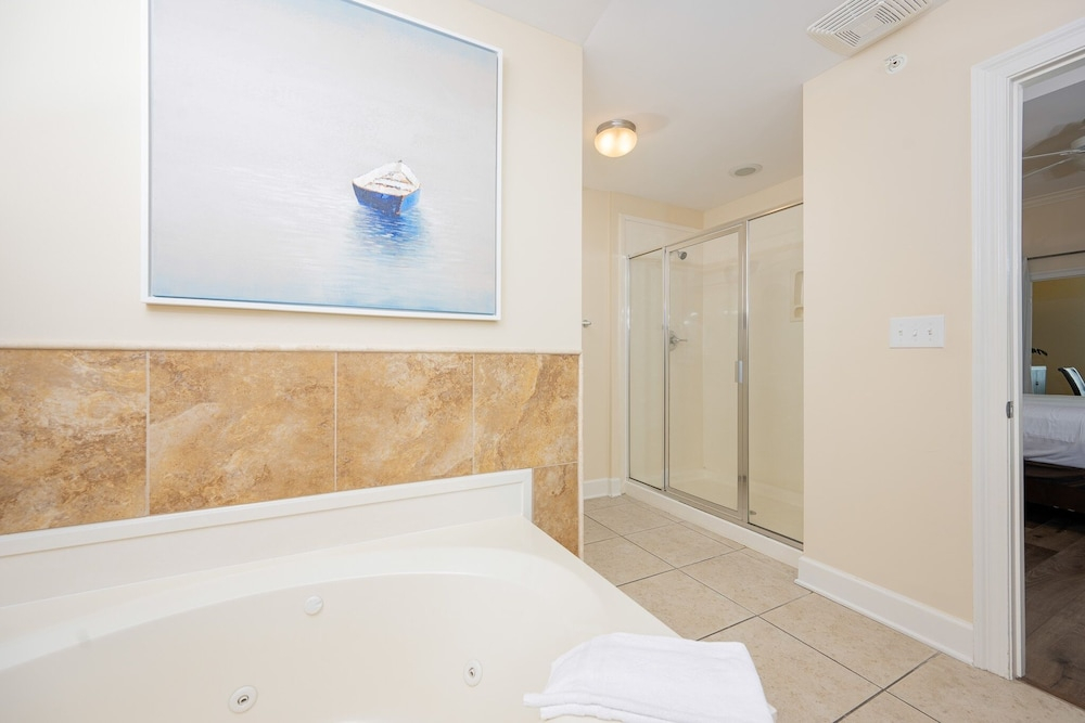 The Oasis 2710 Formerly Phoenix West Ii 2710 3 Bedroom Condo