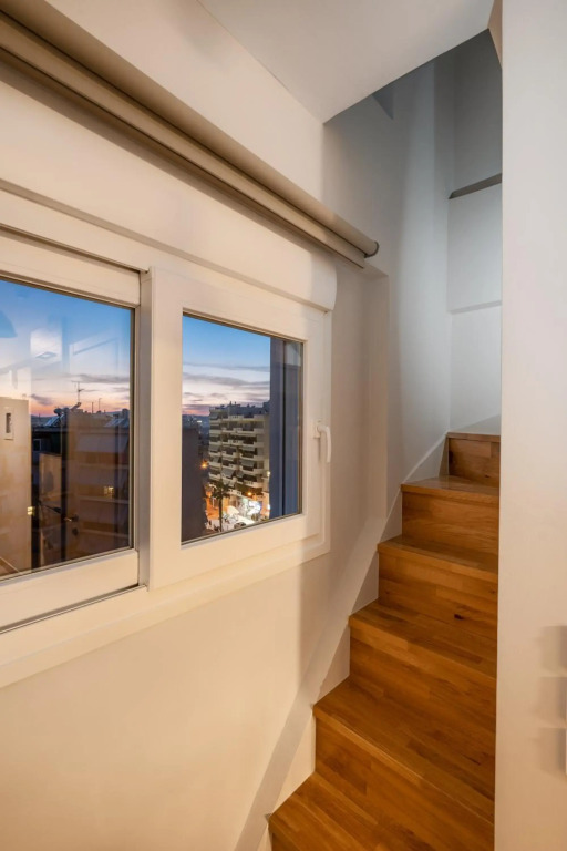 Sunny penthouse w/ Acropolis view next to metro