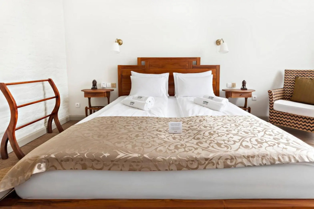 SuperB Luxury Suites