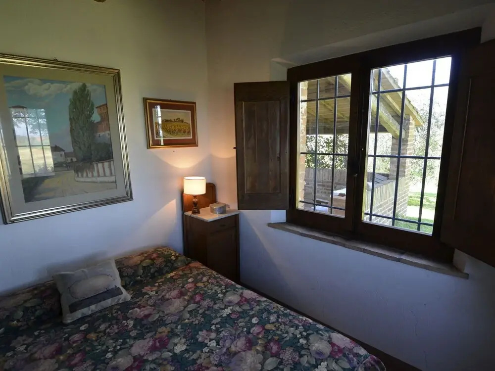 Pleasant Villa In Valiano With Terrace, Garden, Sun-Loungers