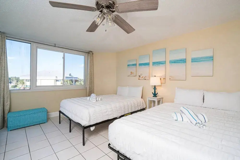 Top of the Gulf 320 Beachfront & Free Beach Chairs