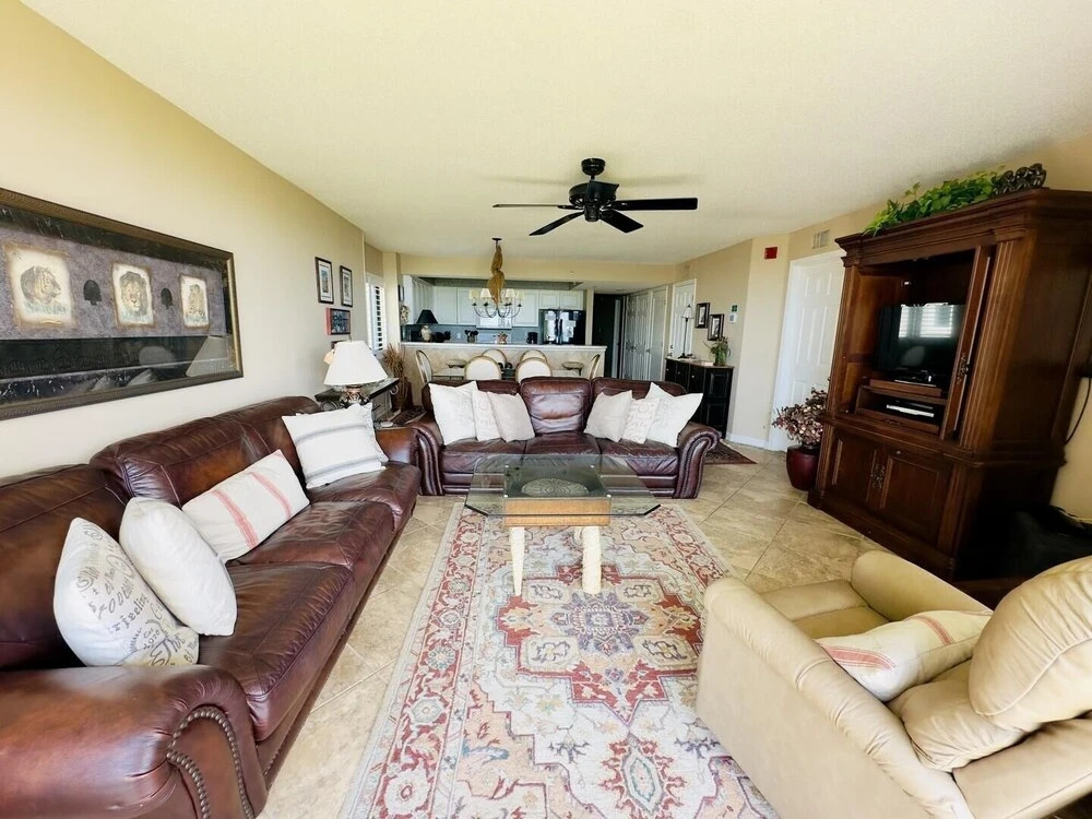 Beach Club Iii 1e 3 Bedroom Condo by RedAwning, North Myrtle Beach