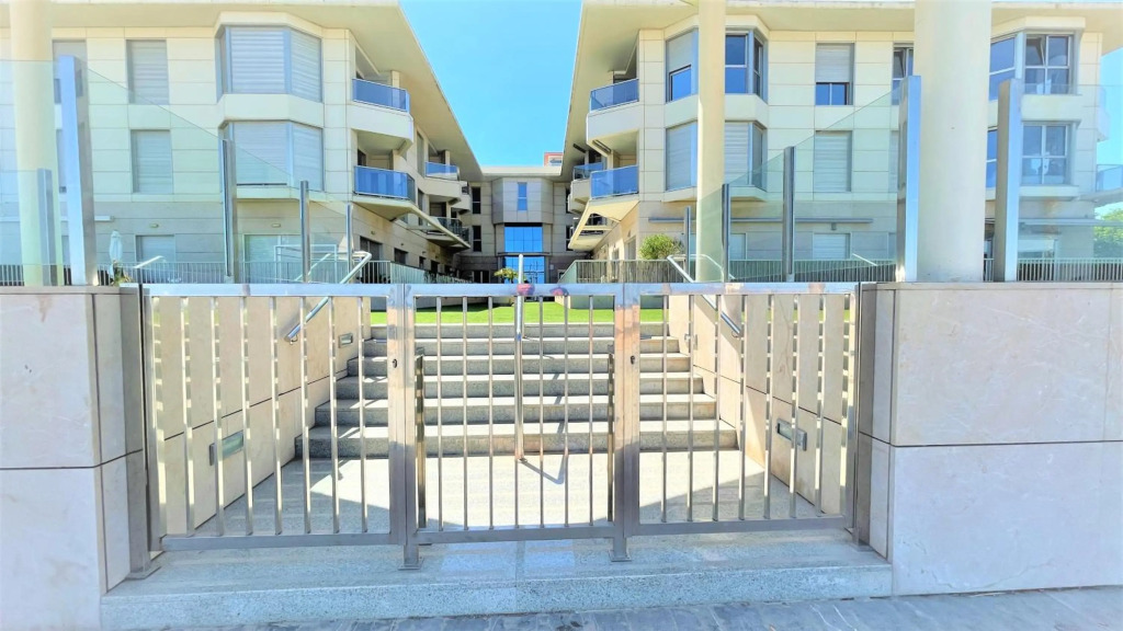 Front Sun Beach Apartment