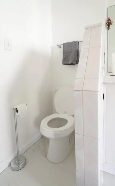 Spacious House on Melrose w Private Backyard Gym