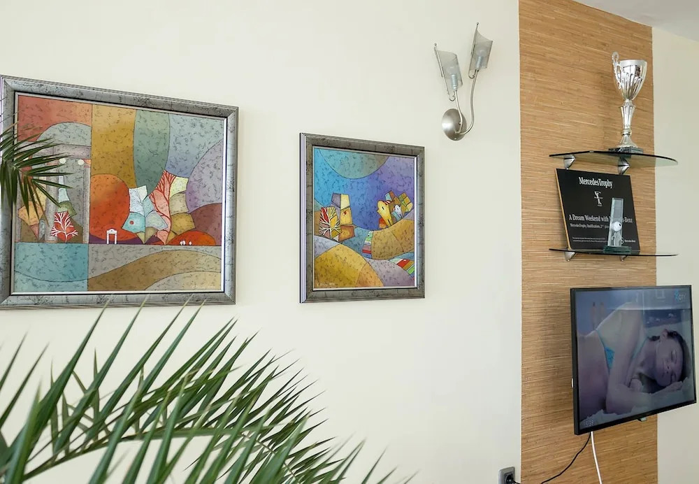 FM Deluxe 2-BDR Apartment - Varna Port