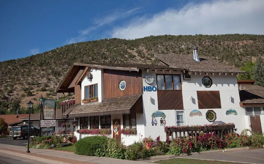 Starlight Lodge