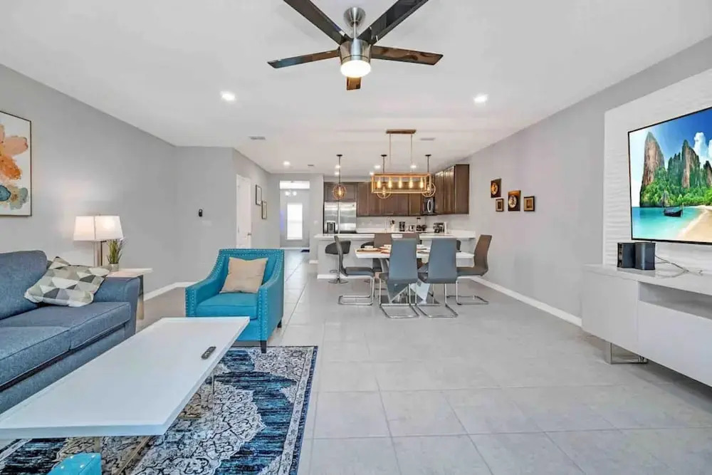 Super Boho Chic Stylish Blend Near Disney