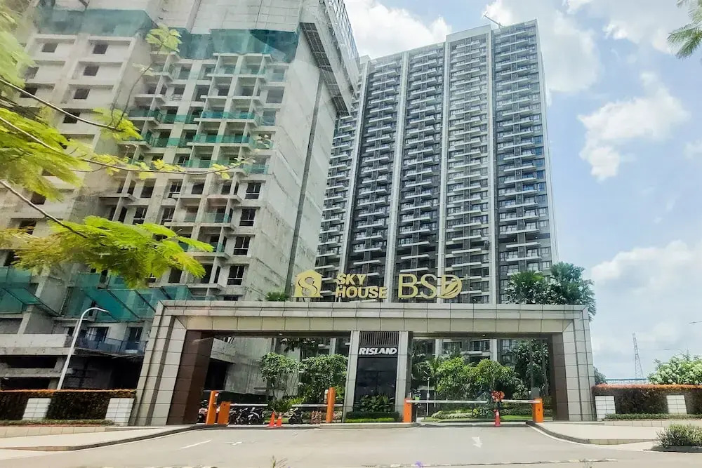 Comfort and Strategic Studio at Sky House BSD Apartment near AEON