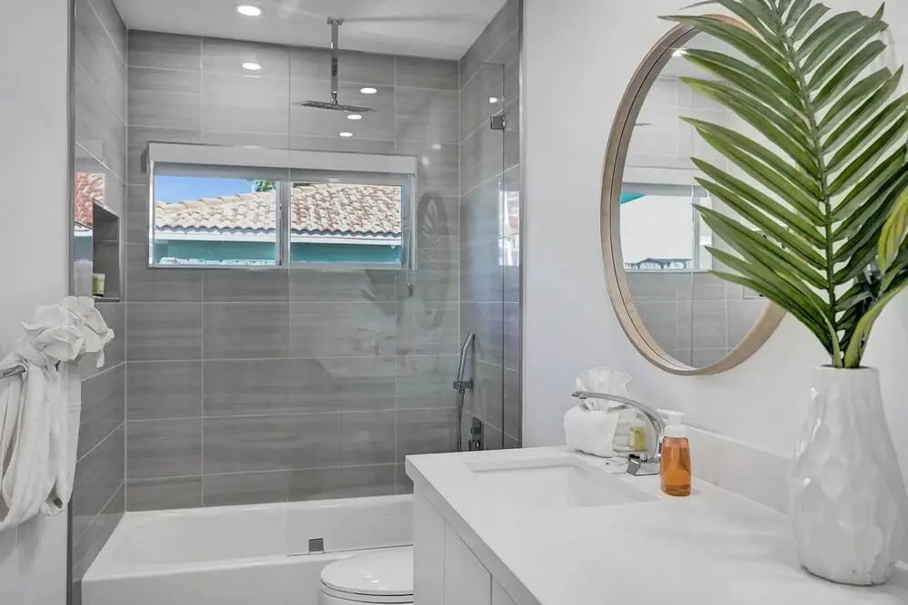 6BR Oasis with Heated Pool & Gameroom