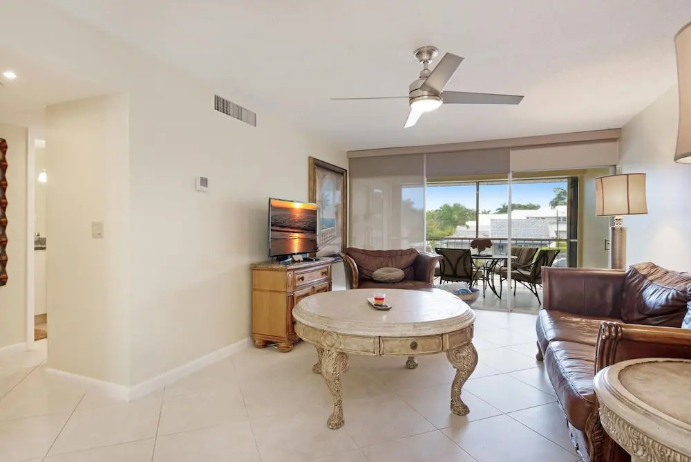 Olde Naples Condo #811