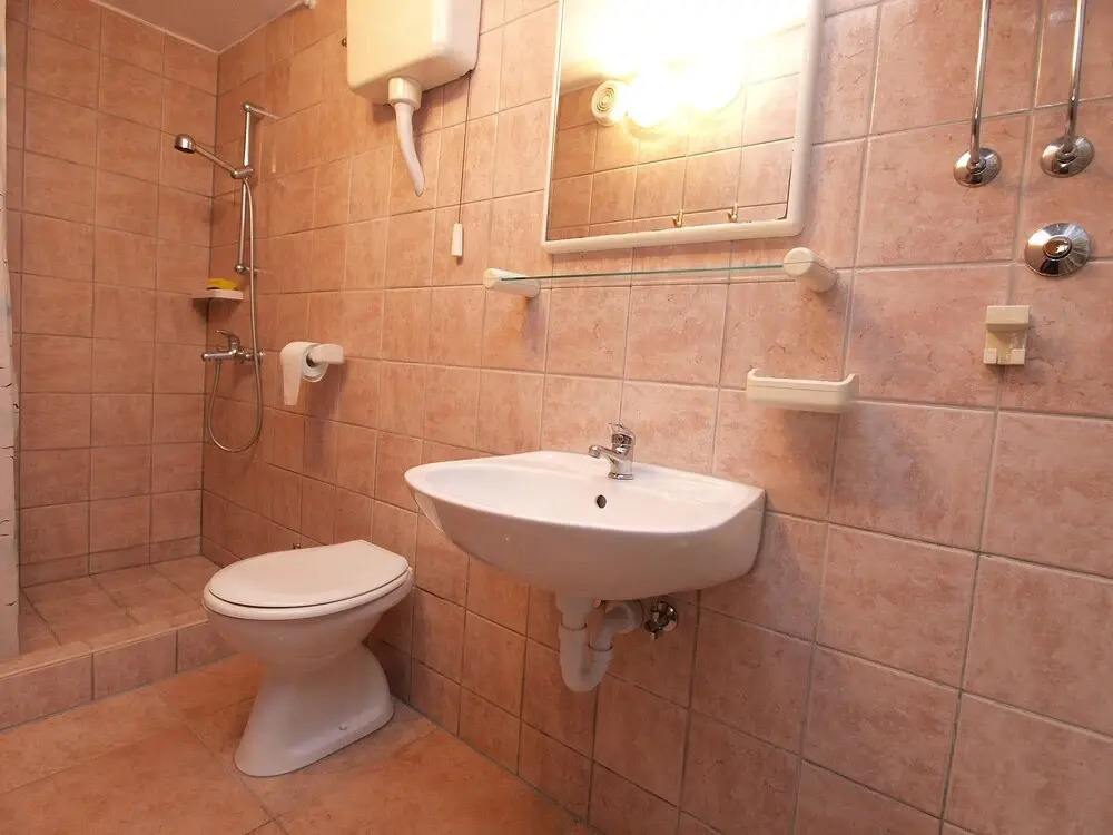 Apartment 845