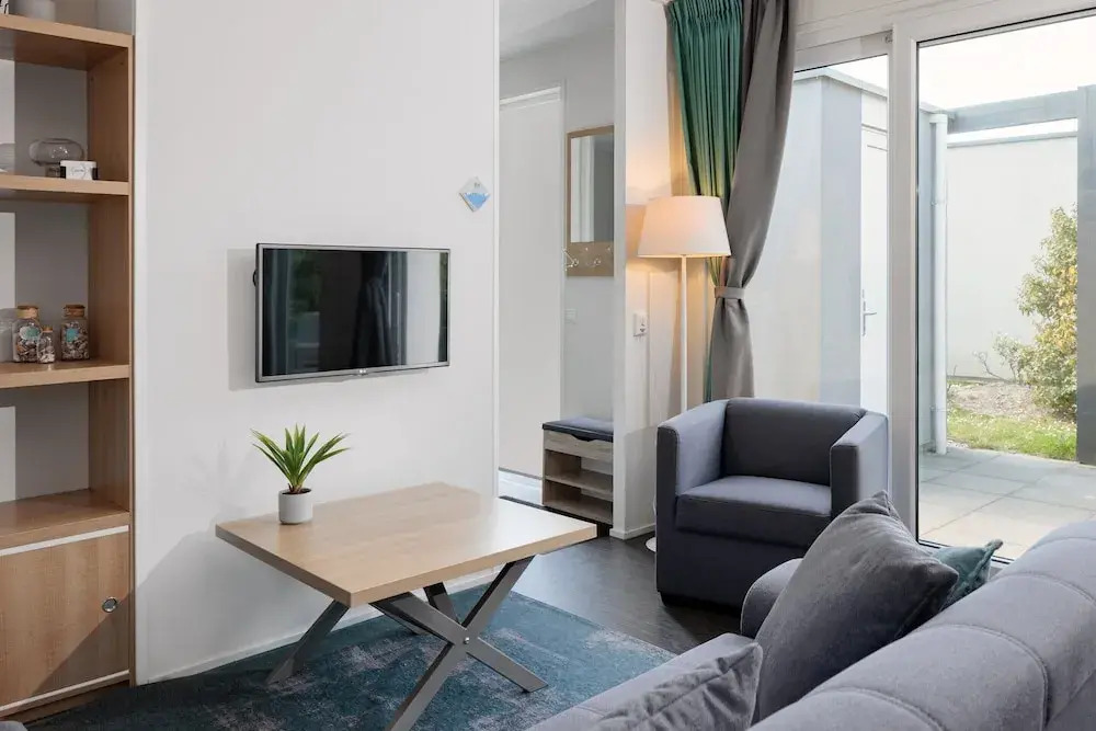 Modern Bungalow With two Bathrooms, Near the Beach