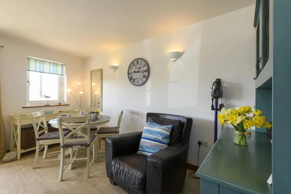 White Lodge Apartments