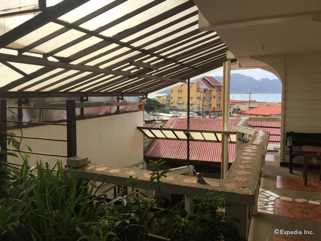 Cozy Coron Inn