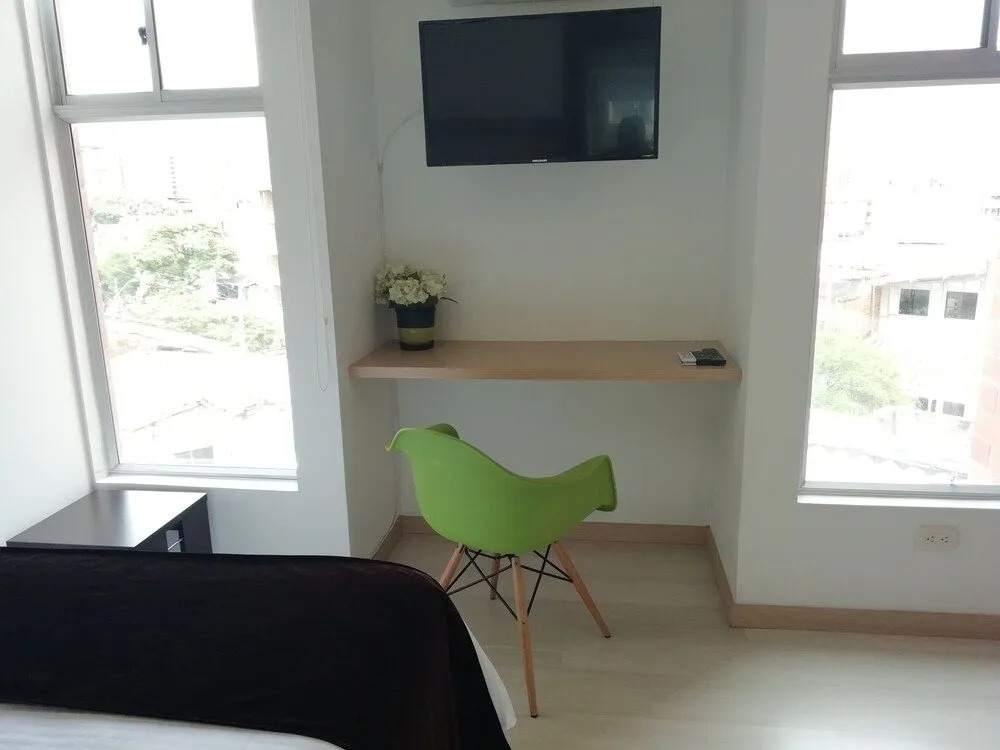 Apartasuites AV