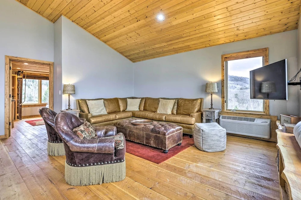 Secluded Granby Mtn Cabin: 75 Acres & Views