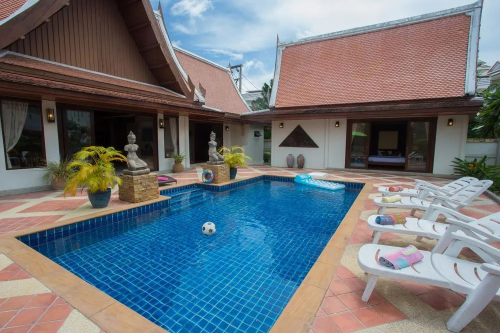 Sirinthara Villa 4 bed pool Nai Harn