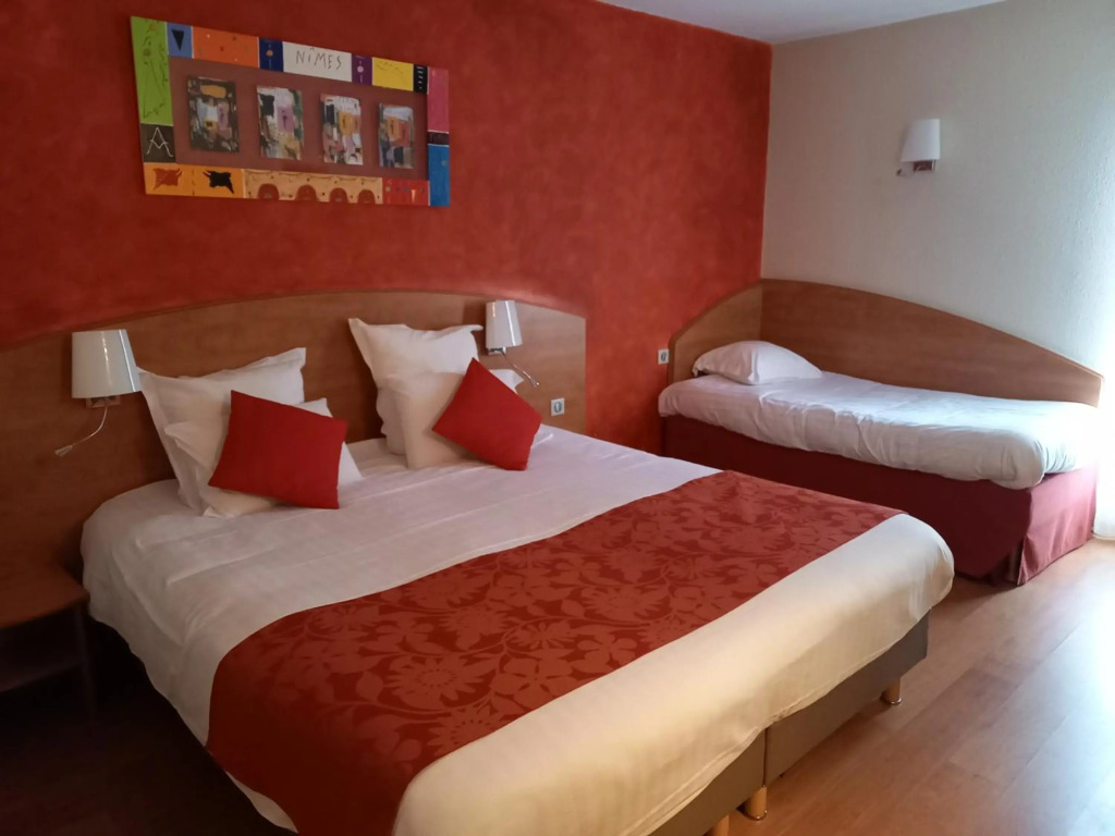 Brit Hotel Confort Nîmes Ouest - A9 sortie 25