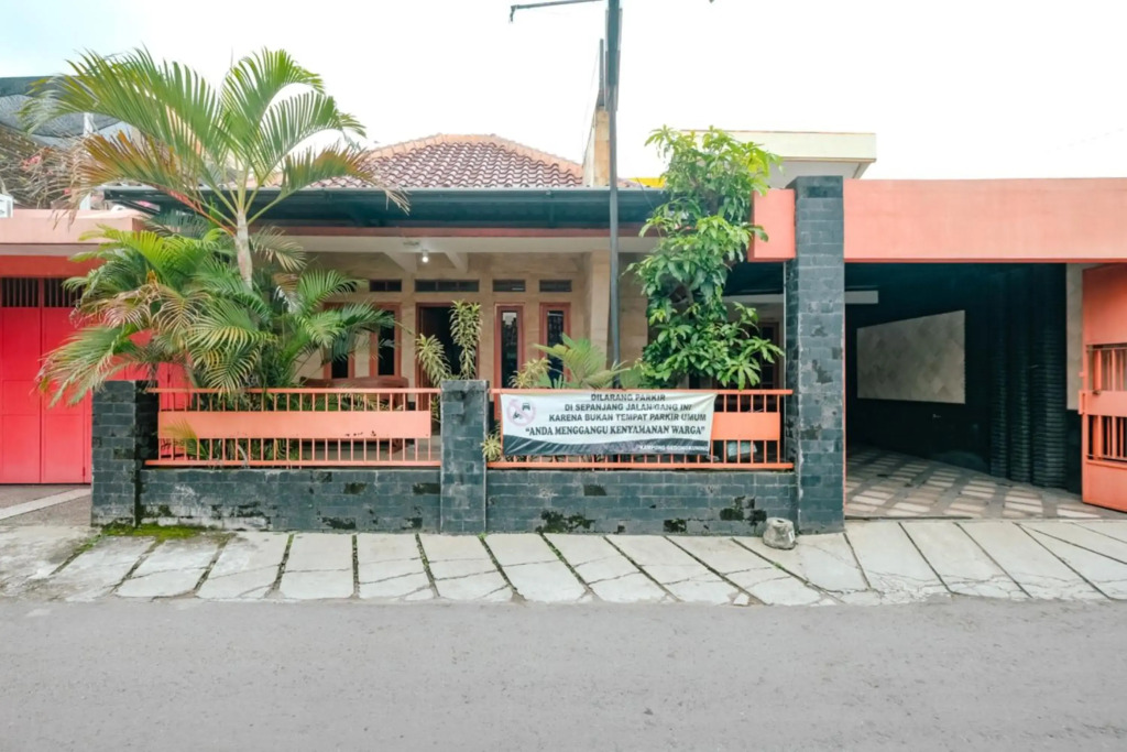 Homestay Syariah dekat Gembiraloka Zoo by Simply Homy