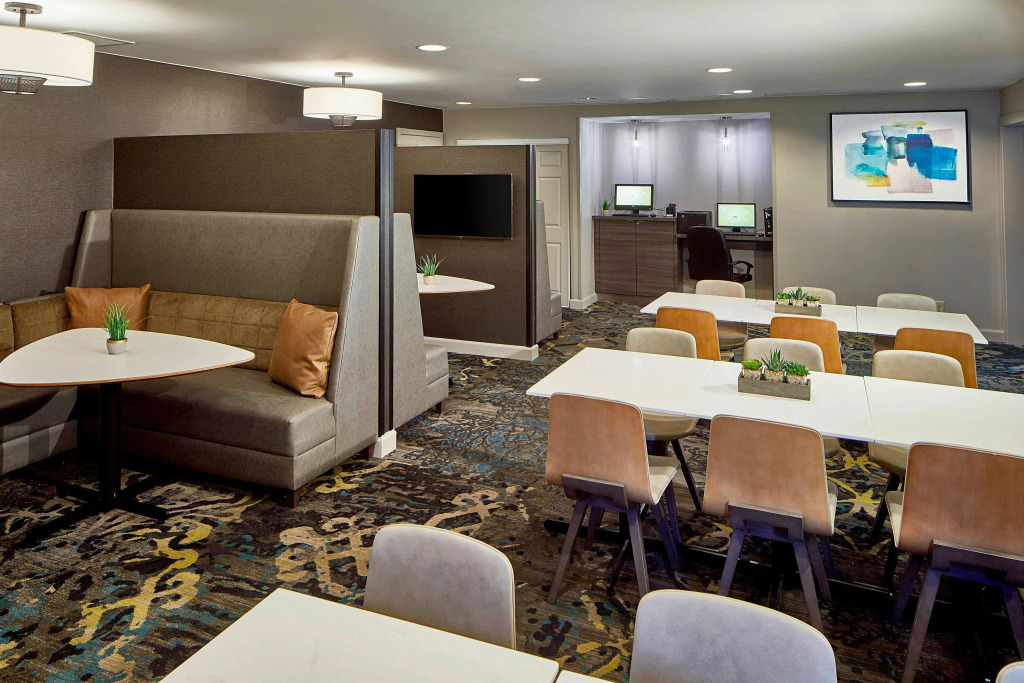 Embassy Suites By Hilton Atlanta Airport North