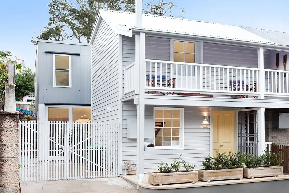Spacious 3-bed Family House With Courtyard