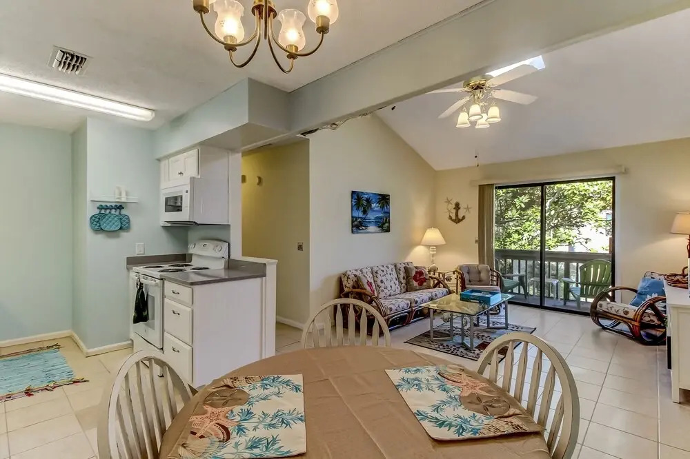 Dog Friendly Condo, Easy Access to Amelia Island Beautiful Beaches by RedAwning
