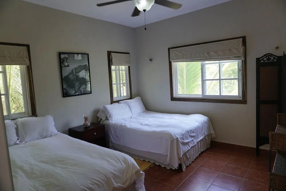 Baoba Breeze Bed & Breakfast- beachfront paradise