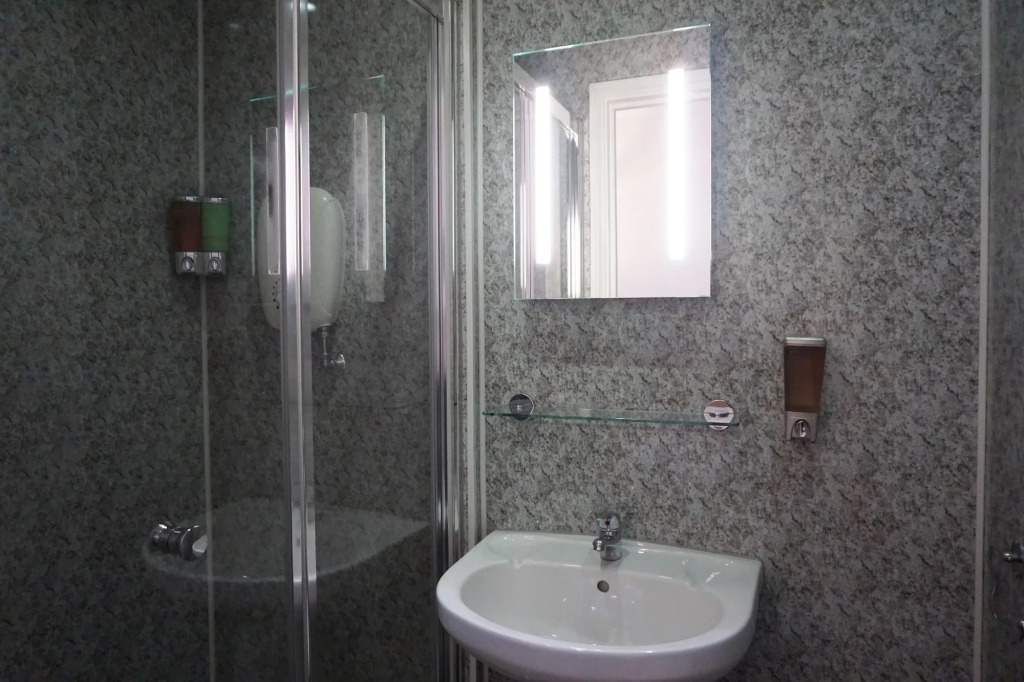 Apartment near London Bridge