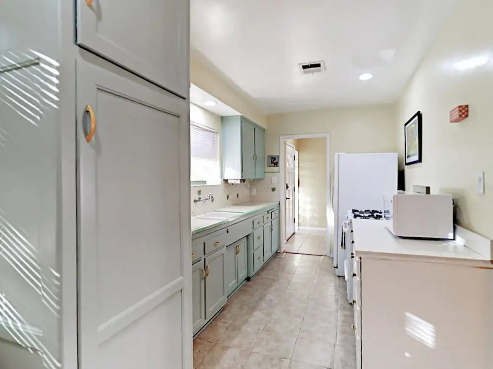 Charming Lake Balboa - 3 Br Home