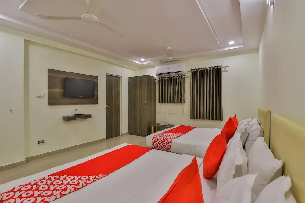OYO 26999 Hotel Sg