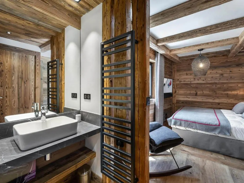 Chalet luxueux avec 5 chambres, hammam, cheminée et grande terrasse au cœur de Val dIsère - FR-1-567-34
