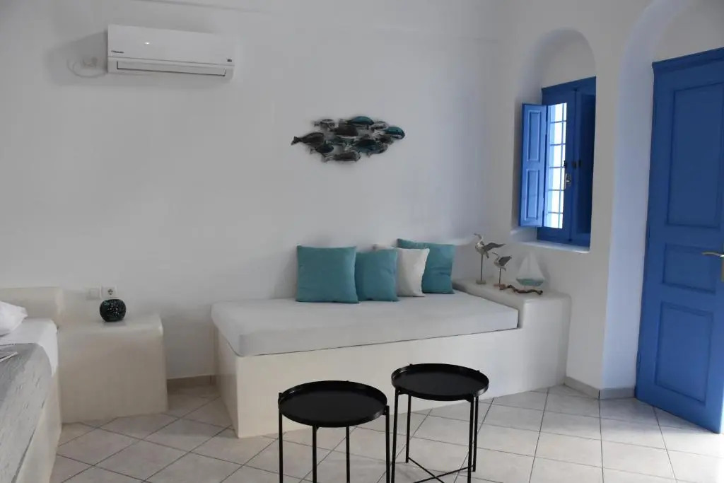 Spacious veranda, house for 3, in the village.