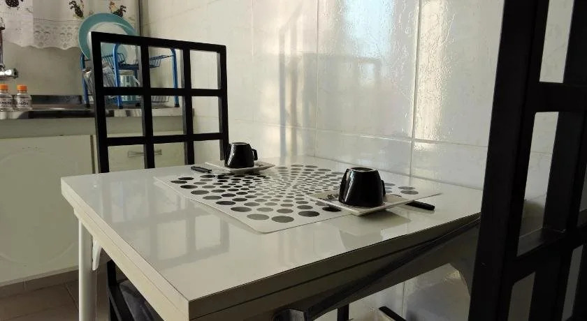 10 Studios