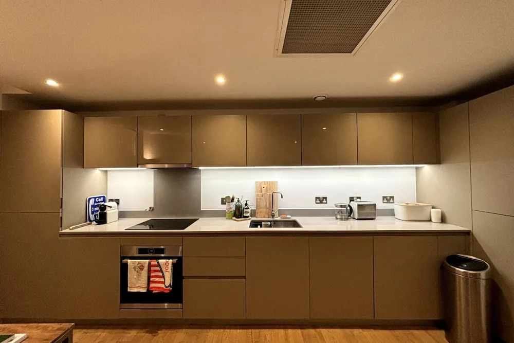Stylish 2BD Flat W/incredible View of London - Bow