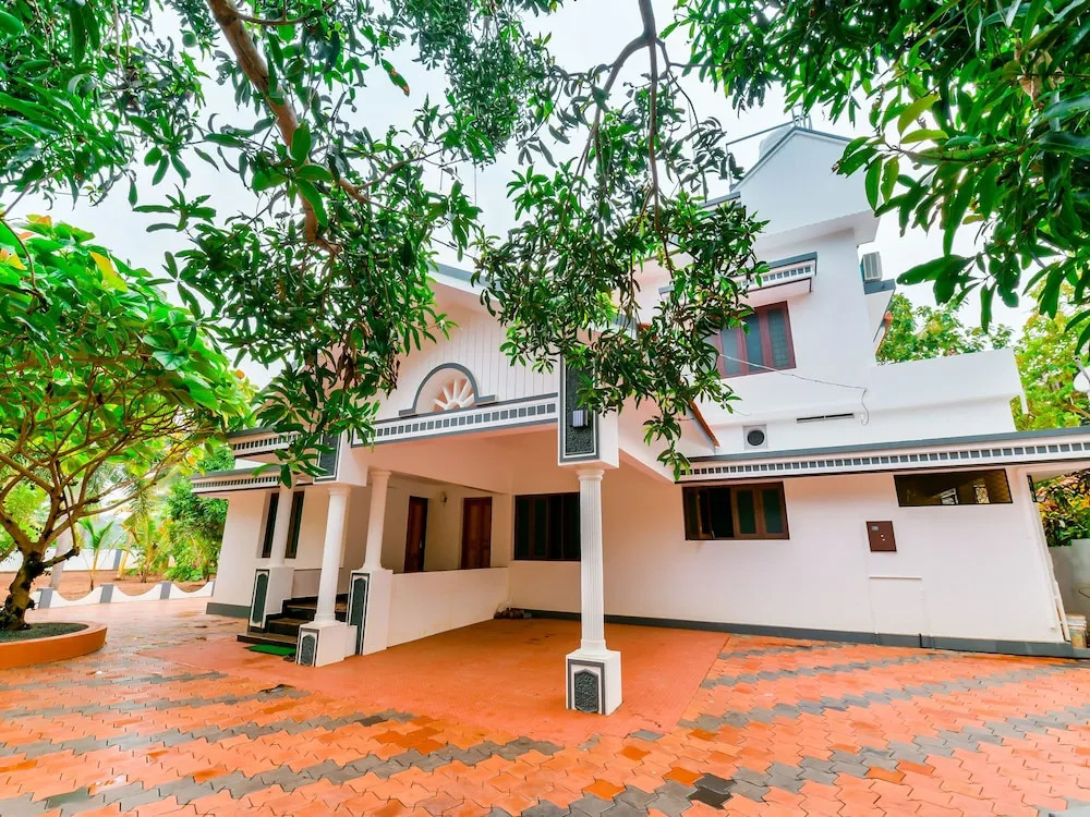 OYO 14638 Home Modern 3 BHK Manjali
