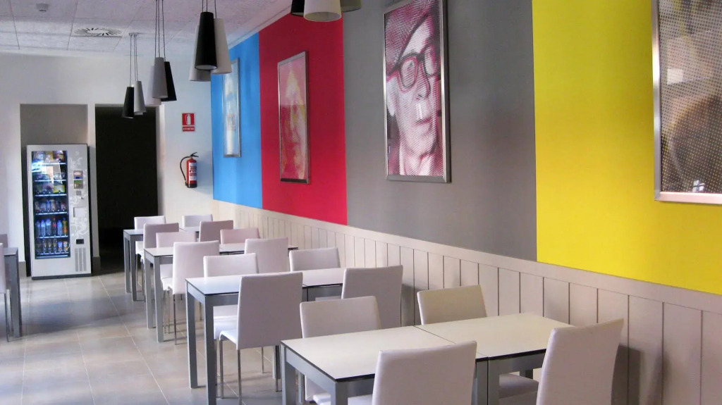 The Book Factory Hostel by gaiarooms
