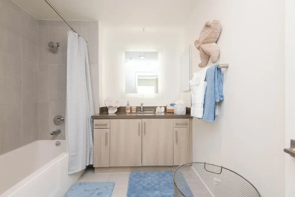 Hollywood Apartment Near Walk of Fame