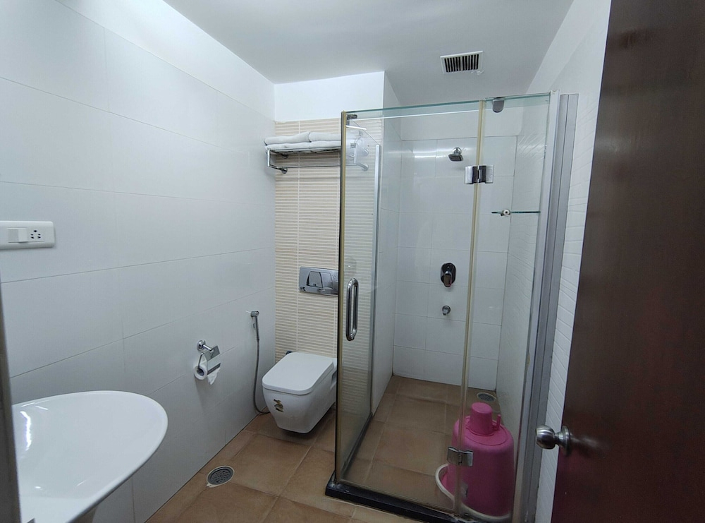 Townhouse Cineplanet Kompally